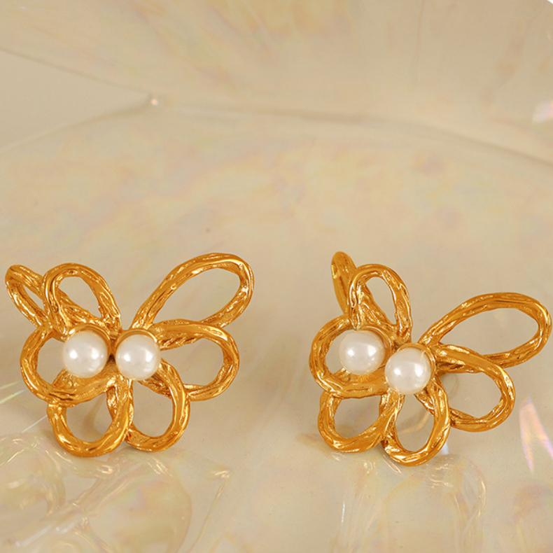 1 Paar Ohrstecker aus Edelstahl mit 18 Karat vergoldeter Kunstperle im Retro-Blumen-Stil für Damen